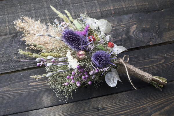 Dried flower thistle bouquet lavender pampass grass pyssy willow