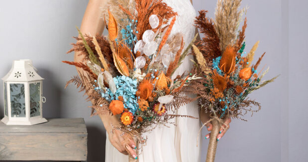 wedding-sets - fall-autumn-burnt-orange-rust-sage-green-blue-terracotta-wedding-bouquet-flowers-with-pampas-grass-thistle-lunaria-dried-flower-SET-2021-14