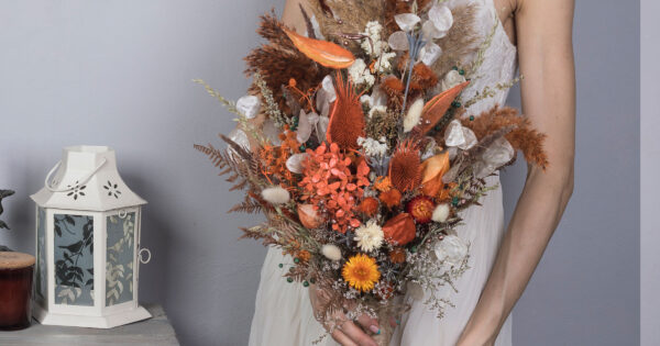 wedding-sets - fall-autumn-burnt-orange-rust-wedding-bouquet-with-terracotta-thistle-flowers-with-pampas-grass-lunaria-fern-dried-wildflowers-SET-2021-11