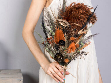 Gallery 11 wedding-sets - fall-autumn-orange-black-gold-gothic-pampas-grass-wedding-bouquet-with-teasel-thistle-dried-flowers-SET-2021-07