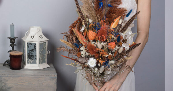 wedding-sets - fall-autumn-orange-burgundy-with-hydrangea-pheasant-feathers-wedding-bouquet-pampas-grass-teasel-dried-thistle-flowers-SET-2021-12