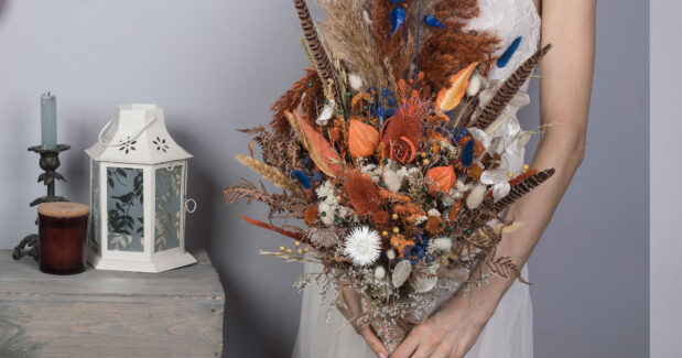 wedding-sets - fall-autumn-orange-burgundy-with-hydrangea-pheasant-feathers-wedding-bouquet-pampas-grass-teasel-dried-thistle-flowers-SET-2021-12