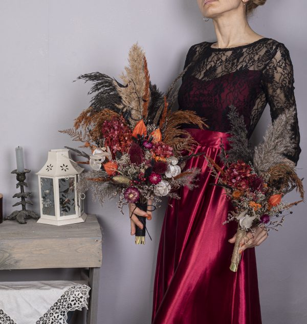 fall-autumn-burgundy-black-gothic-wedding-bouquet-pampas-grass-teasel-feather-thistle-dried-flowers-SET-2024-03
